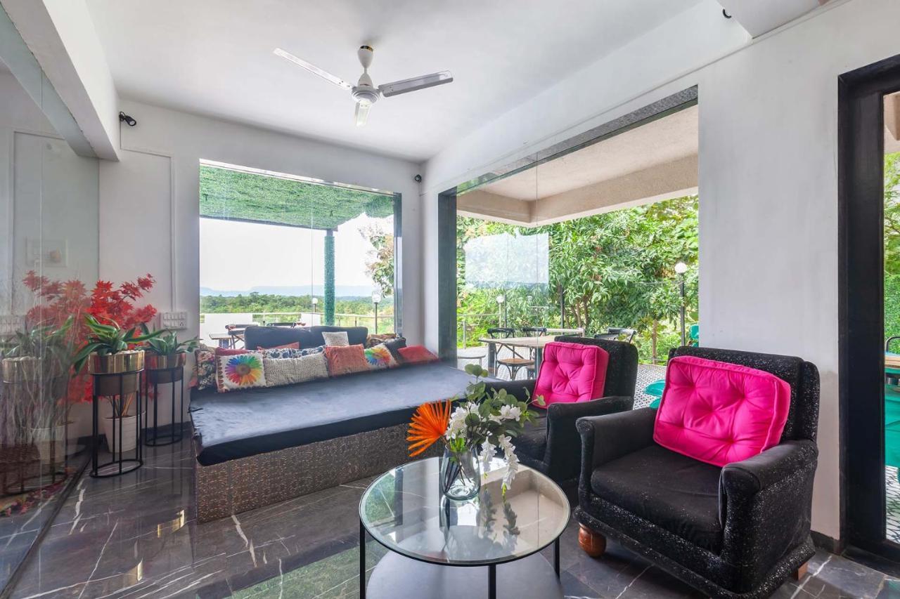 Stayvista'S Vine & Splash - Riverside Villa With An Infinity Pool And Indoor Games Karjat Exterior foto