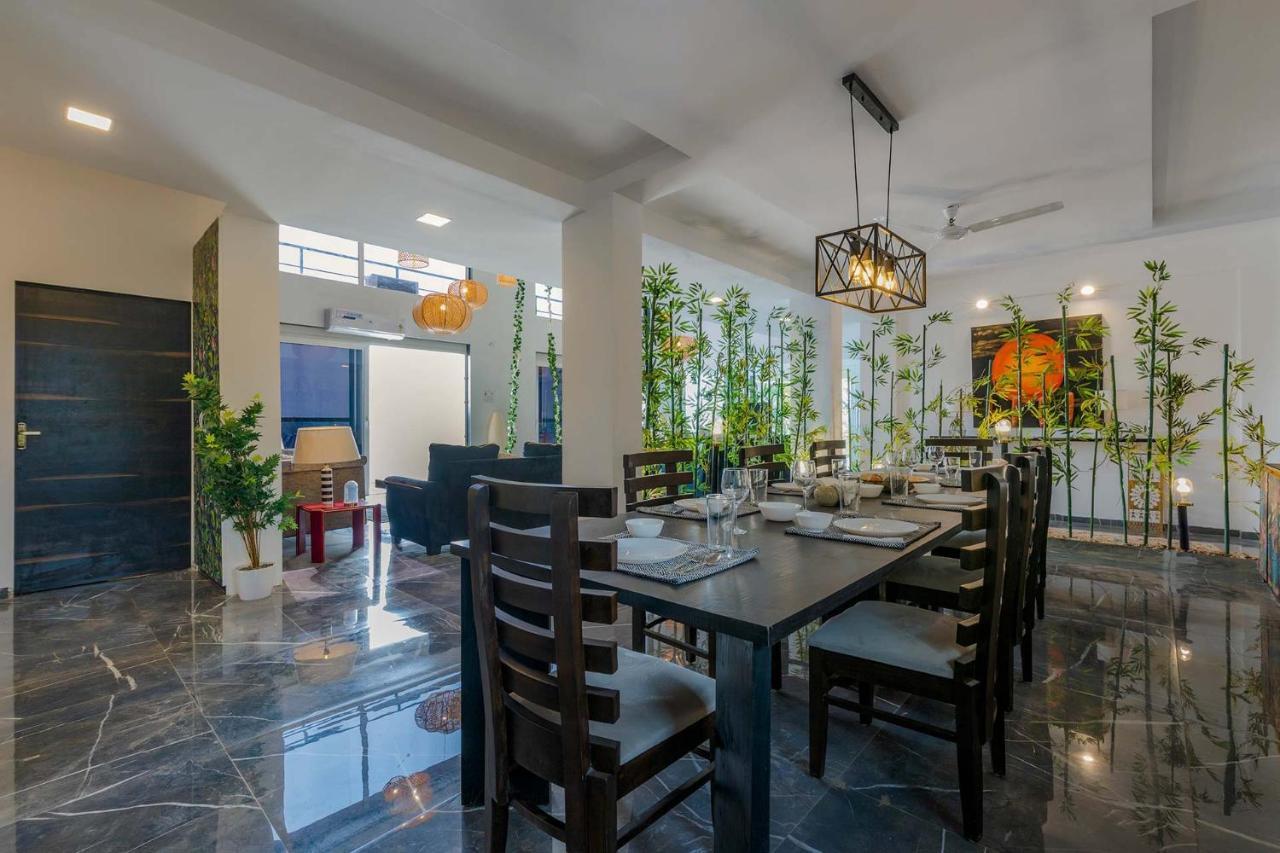 Stayvista'S Vine & Splash - Riverside Villa With An Infinity Pool And Indoor Games Karjat Exterior foto